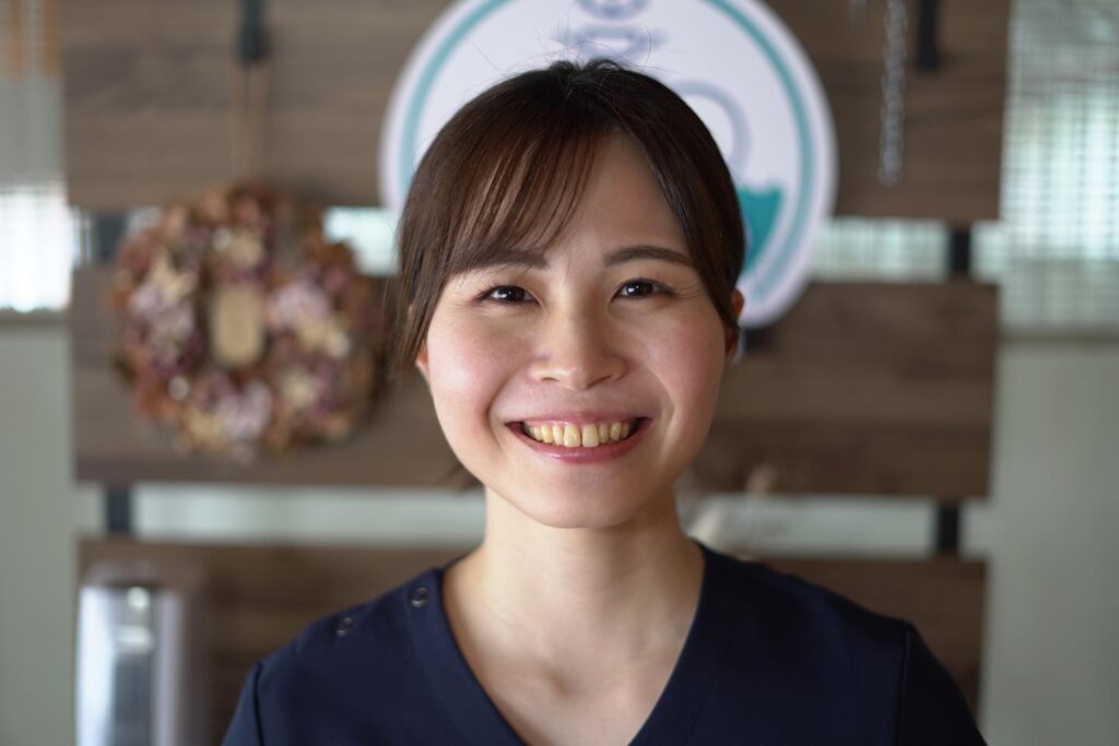 こんばんは！本日は5月から正式にOCEAN整骨院の託児スタッフとして働いて下さっている田平さんのご紹介をさせていただきます自己紹介①名前  田平可奈②年齢  27歳③好きな事・もの  ワンピース（漫画） カフェ巡り  お酒飲むことも好きです④ひとこと川内初心者なので色々美味しいお店、カフェなど教えてください！気軽に話しかけてくれると喜びます️という事でした月曜と金曜の午前中のみの出勤となっておりますので、産後以外の方はなかなか会う事がないとは思いますが、よろしくお願いします‍♂️5月はほとんど埋まりました‍♂️ご予約される際はお早めのご連絡お待ちしております下記の時間を新規の方限定の時間帯にさせていただきます‍♀️①平日正午12:00~1名②平日午後18:00〜1名③土曜正午12:00〜1名④日曜正午12:00〜1名また、平日の○月曜11:00〜○金曜11:00〜は新規の産後矯正専用の時間帯となっておりますこの時間は託児スタッフがいます！気になる方は、①インスタDMで予約②インスタ予約欄から予約③公式LINE④電話で予約️LINEに関しましては、インスタプロフィールよりハイライトにてLINEのQRコードがありますご連絡お待ちしております！𓂃𓂂𓋪𓂃𓂂𓂃𓋪𓃉𓂃ํ𓂃𓂂𓂃𓋪𓂃ํ𓂃𓂂𓂃𓂂𓋪𓂃𓃉ํ𓂃𓋪𓂂𓂃ํ𓂂𓂃𓃉𓋪❏ OCEAN整骨院︎ 鹿児島県薩摩川内市五代町1857-3︎ 営業時間: 月〜金 9時〜21時　　　　　　　　土 9時〜18時　　　　　　　　日 9時〜13時︎鹿児島で姿勢矯正・産後矯正ならOCEAN整骨院︎デスクワーク・産後矯正専門